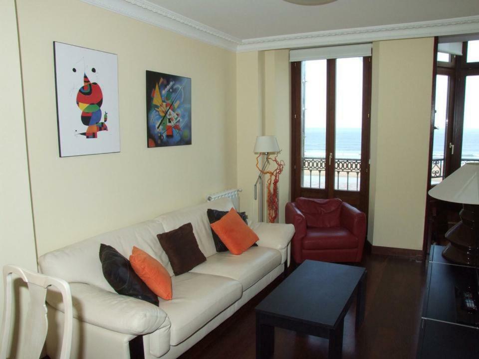 Vivienda En Frente Al Mar *